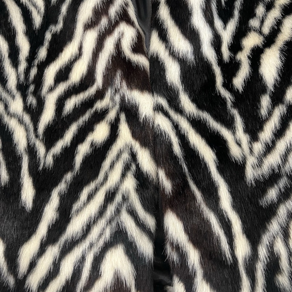 NWT Catherine Malandrino Faux Fur Zebra Coat Size Large Femme Luxury Glam Jacket - Picture 2 of 10
